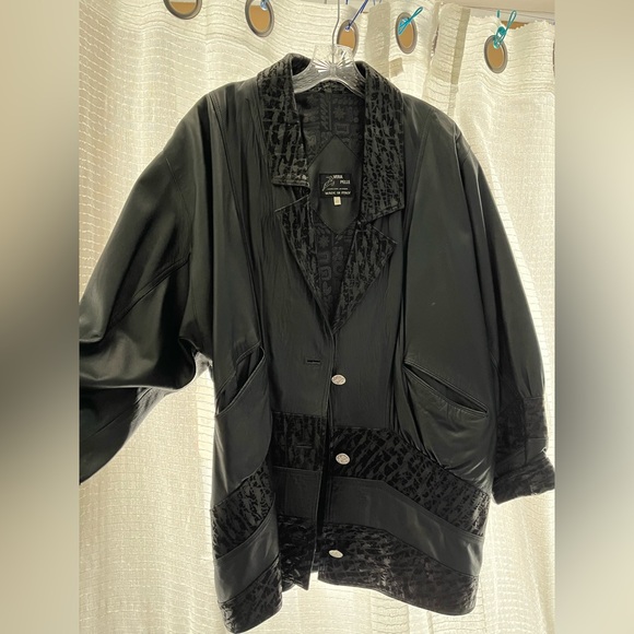 Vera Pelle 80s vintage batwing leather jkt w/printed viscose lining Looks New! - Picture 4 of 14